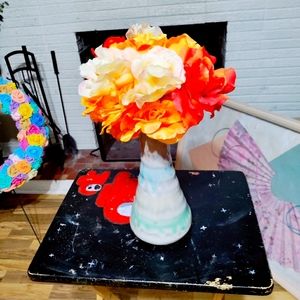 Artificial flower arrangement